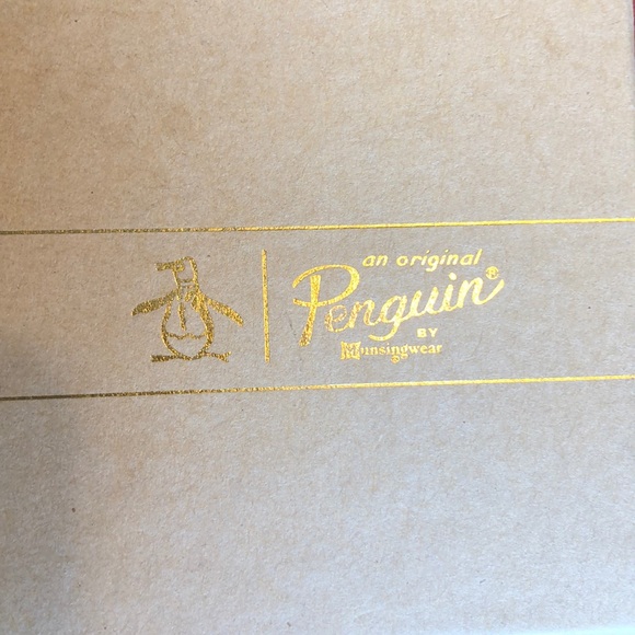 Penguin by Munsingwear boxed tie & pocket square. - Picture 3 of 3